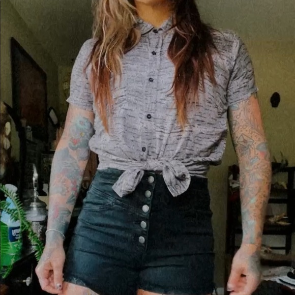 RVCA Tops - RVCA Women’s Short Sleeve Button Up